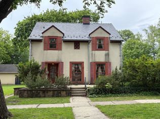 128 W 8th Ave, Naperville, IL 60563