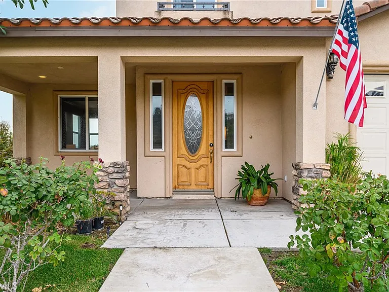 1688 Crest View Pl — Photo 3