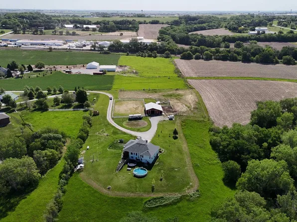 23103 Fairview Rd, Gretna, NE 68028