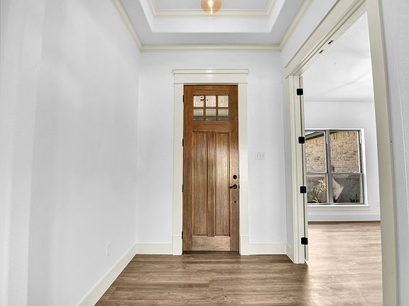 3rd image of 10016 Valley Oak Way