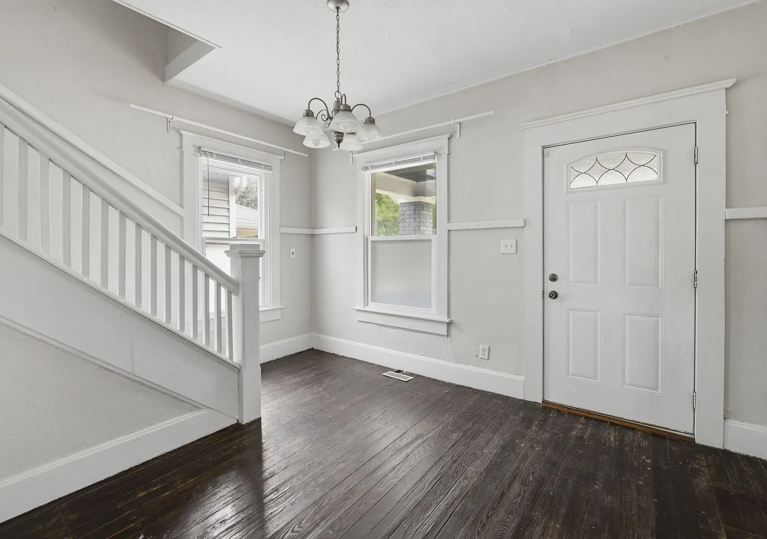 842 N Oakland Avenue — Photo 3