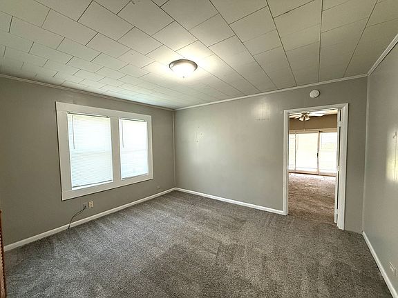 4th image of 226 12th Ave NW