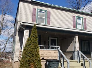 92 Fulton St, Akron, OH 44305
