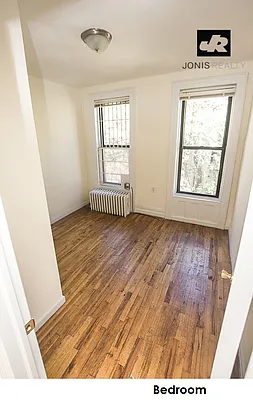 Rented by Jonis Realty | media 14