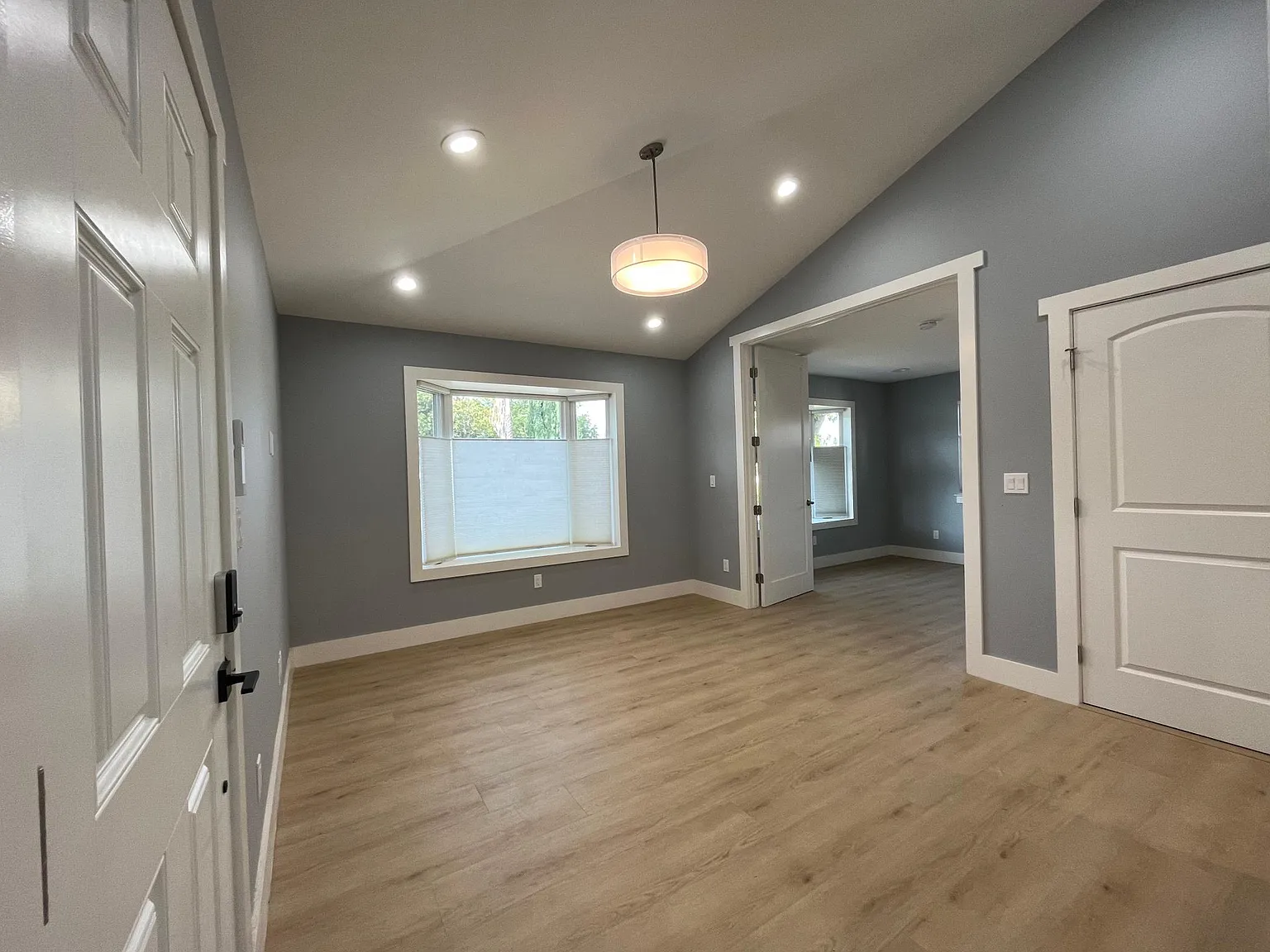 1 bed, 460 sqft, $3,200 — Photo 4