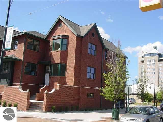 1st image of 210 Boardman Ave