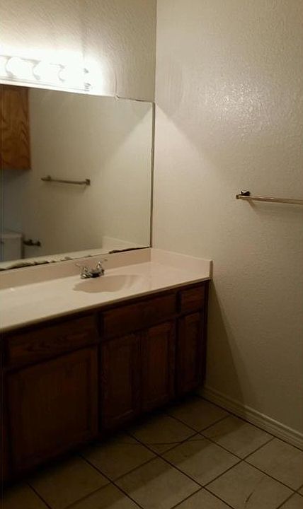 2nd image of 1701 Walnut St APT 17