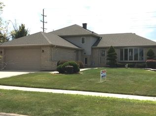 7845 Woodstock Dr, Tinley Park, IL 60477