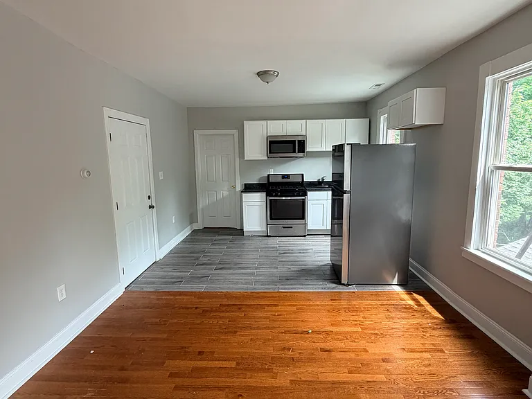 37 William St #3 — Photo 5