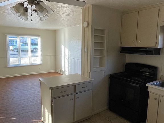 5th image of 4802 39th St Unit A