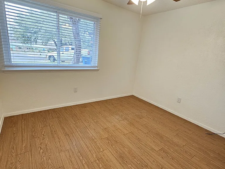 8005 Creekmere Ln — Photo 12