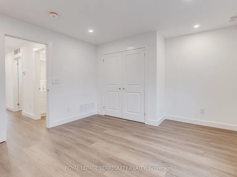 94 Earlscourt Ave #2 — Photo 8