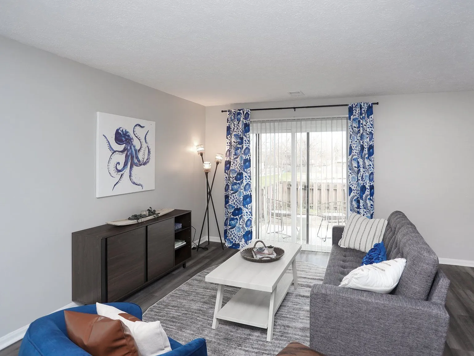 Meridian Court South — Photo 1