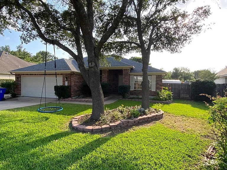 2623 Goldfinch Dr — Photo 20