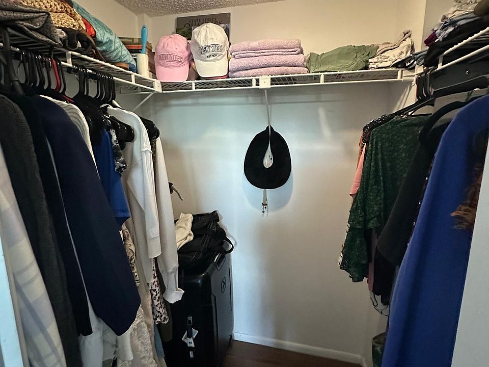 1st image of 115 Royal Pk Drive #2g