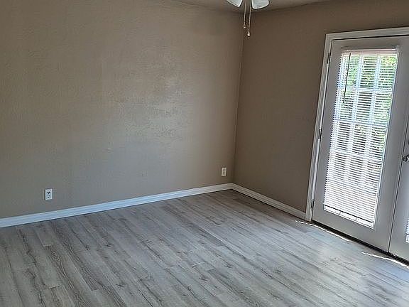 5th image of 203 Maple St