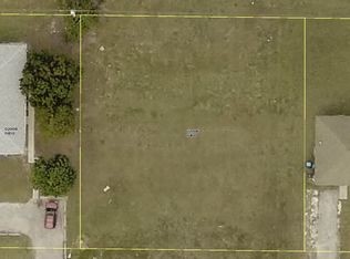 827 NE 8th St, Cape Coral, FL 33909