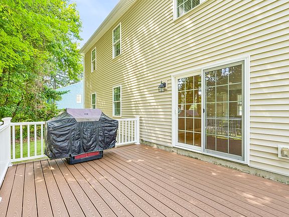 4th image of 71 Hillcrest Rd