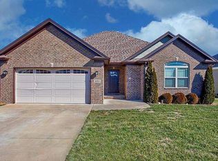 302 Maple Hill Ct, Bowling Green, KY 42101