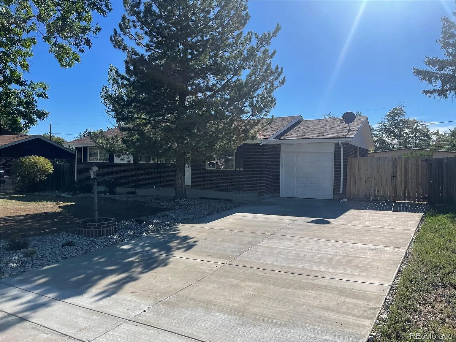 5 bed, 3.0 bath, 2296 sqft, $2,900 — Photo 3