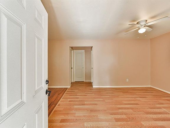 3rd image of 312 Dr Rick Kelly Dr