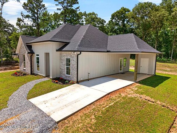 5th image of 124 Tripp Ln