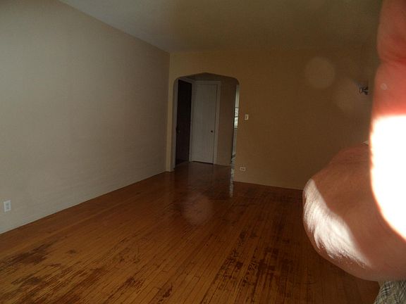 5th image of 6709 N Greenview Ave