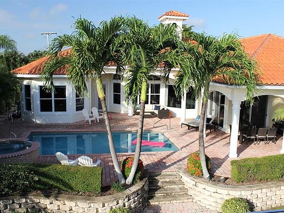 3rd image of 808 Shore Dr