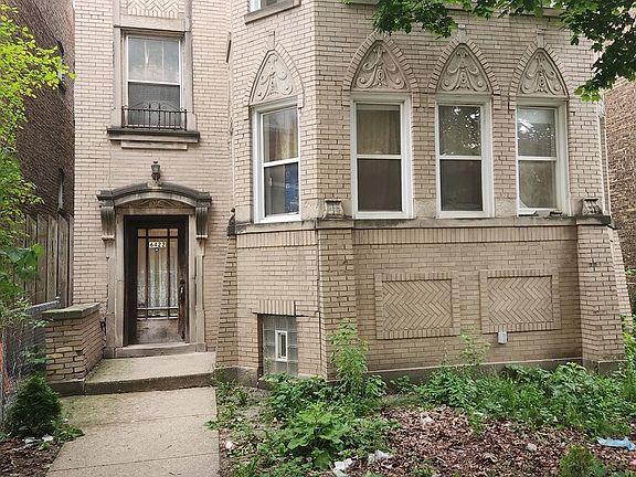 4th image of 6422 N Rockwell St