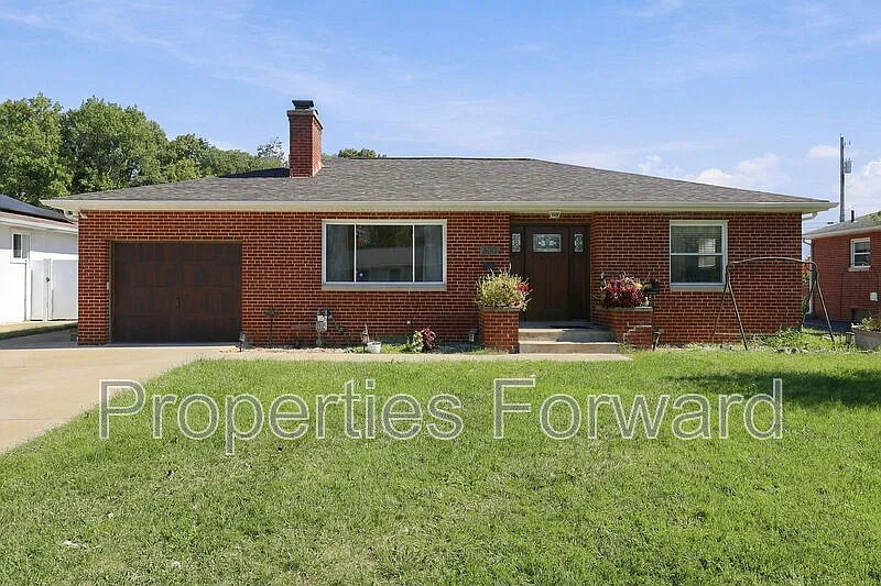 3 bed, 2.5 bath, 1316 sqft, $1,900 — Photo 1
