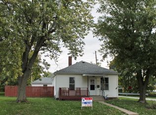102 E 11th St, Danville, IL 61832