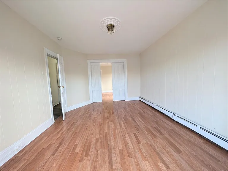 107 Catherine St — Photo 10