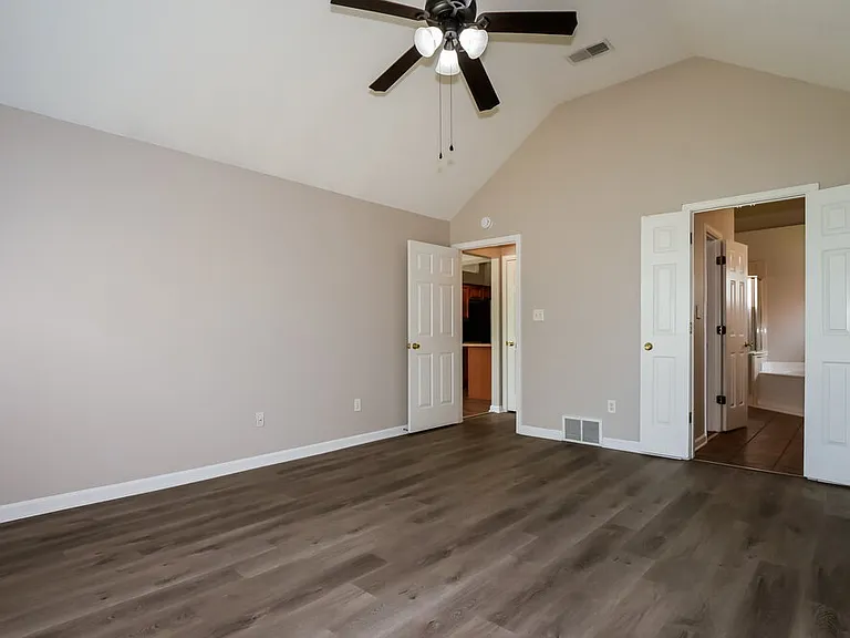 10050 Bloomsbury Ave — Photo 10