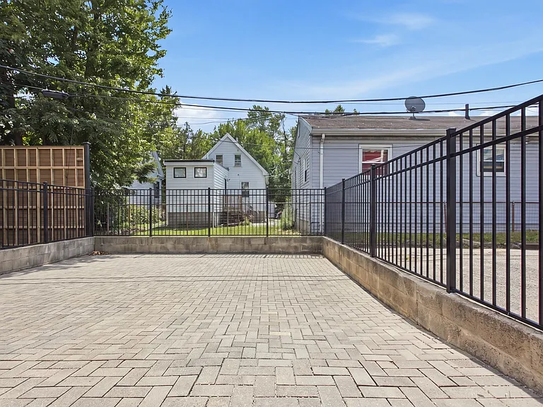 144 Highland Ave #4 — Photo 25