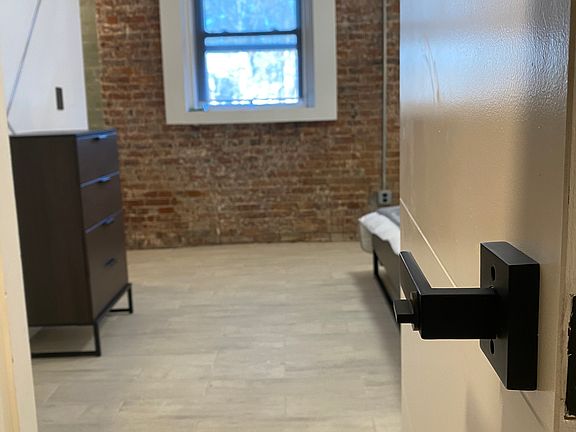 4th image of 765 Congress St #1
