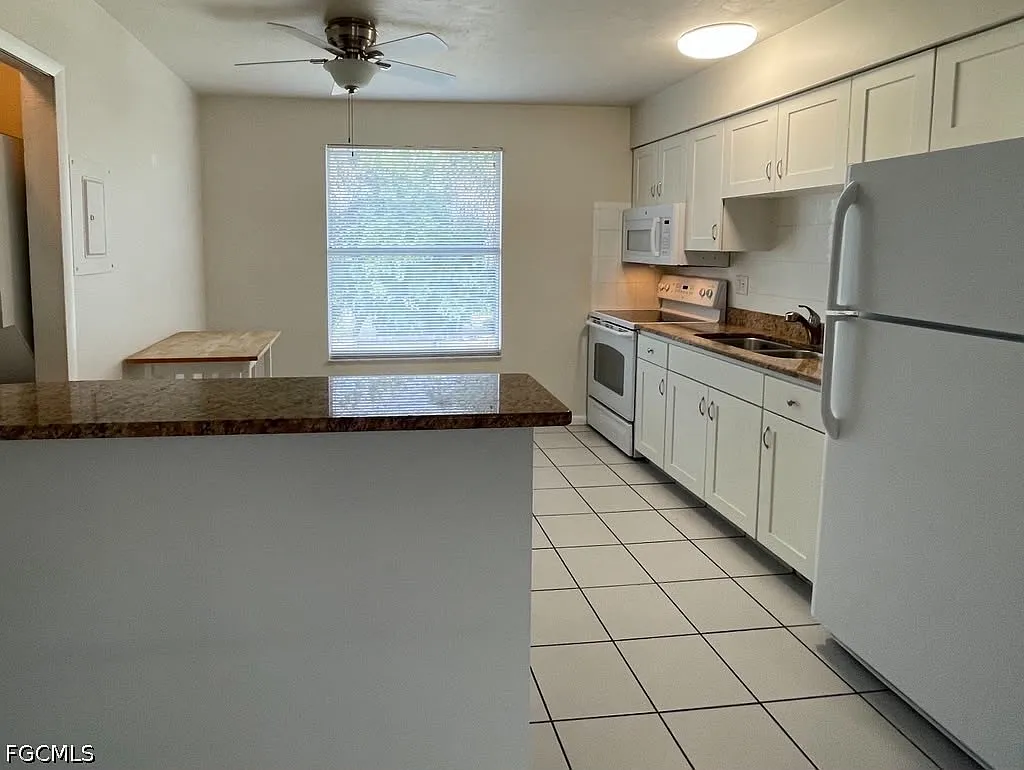 2 bed, 1.0 bath, 819 sqft, $1,600 — Photo 3