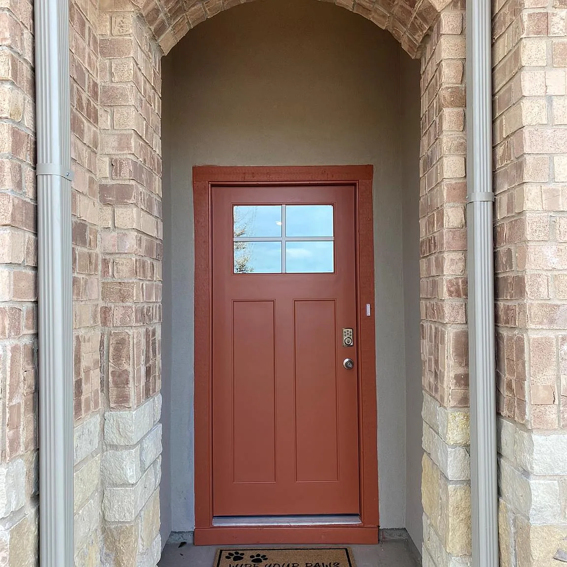 4 bed, 2.0 bath, 1922 sqft, $2,174 — Photo 2