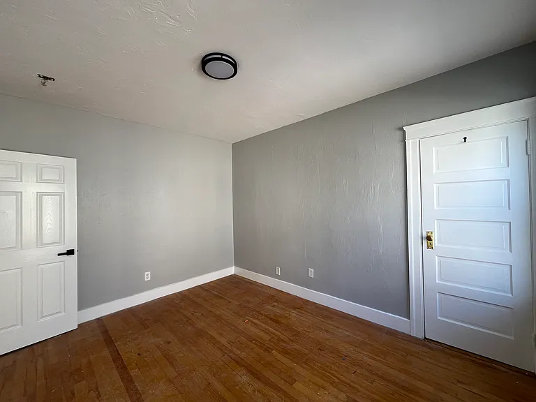 9 1/2 Bourne St #2 — Photo 7