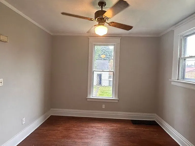 1815 Bayer Ave — Photo 4