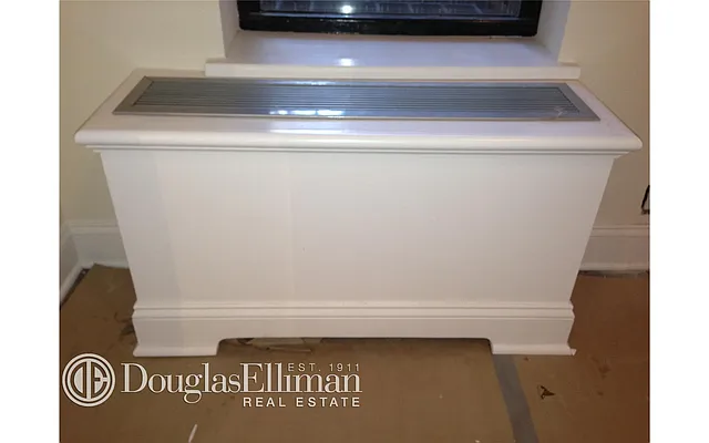 Rented by Douglas Elliman | media 17