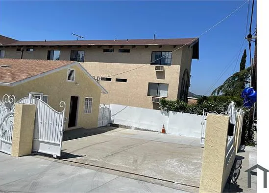 10057 Tujunga Canyon Blvd — Photo 14