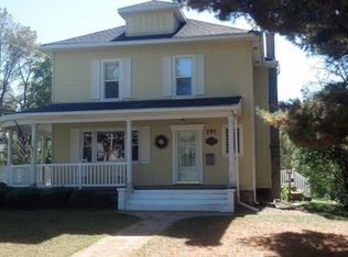 201 E Brayton Rd, Mount Morris, IL 61054