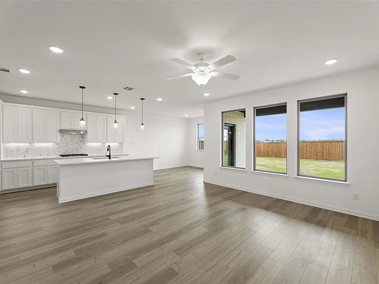 1422 Greenbelt Dr — Photo 8