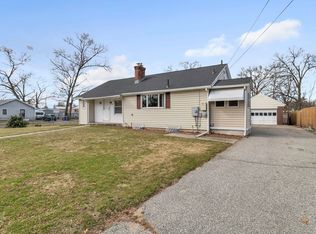 16 Fordham St, Springfield, MA 01104