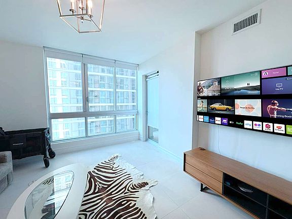 4th image of 300 Biscayne Blvd #2304
