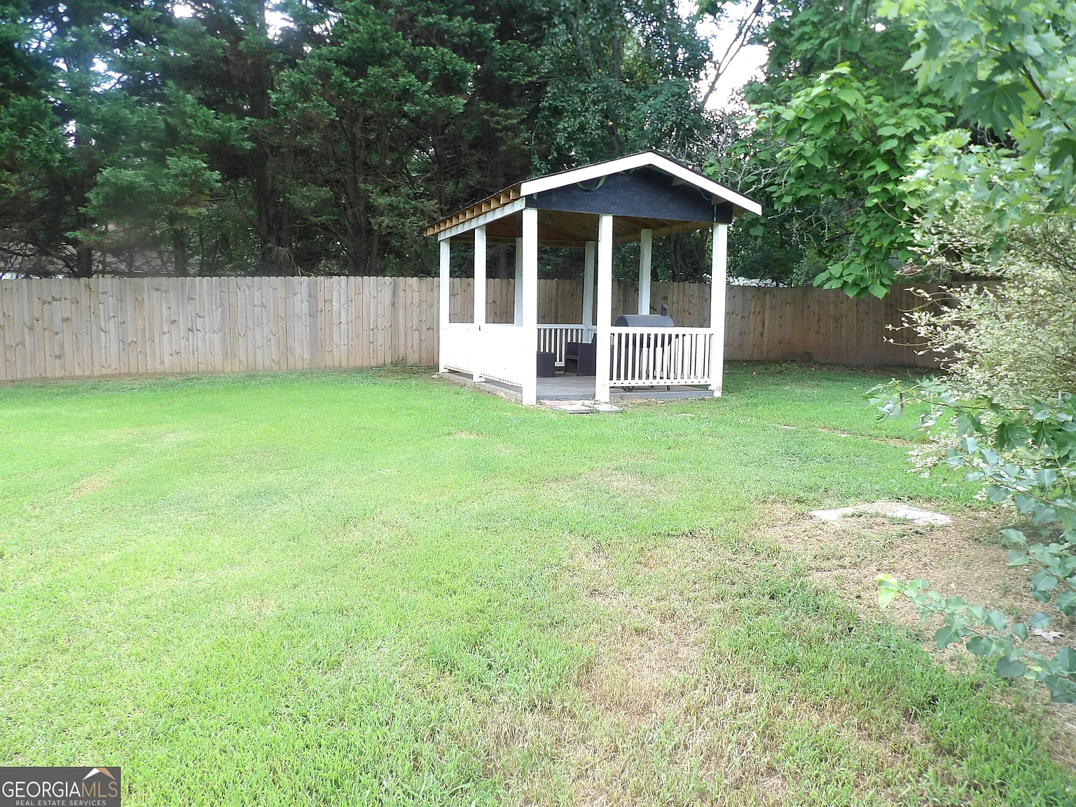 3 bed, 1.5 bath, 1056 sqft, $1,875 — Photo 3