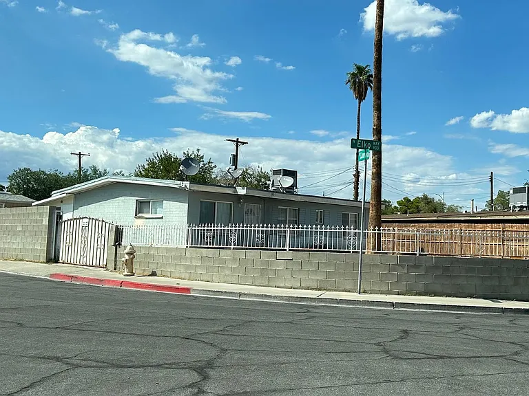 901 Elko Way — Photo 30