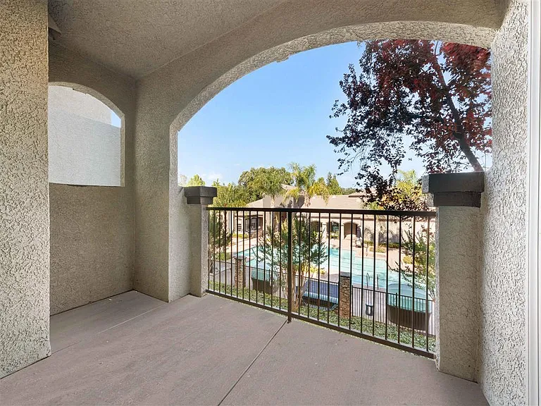 River Oaks Apartment Homes — Photo 10