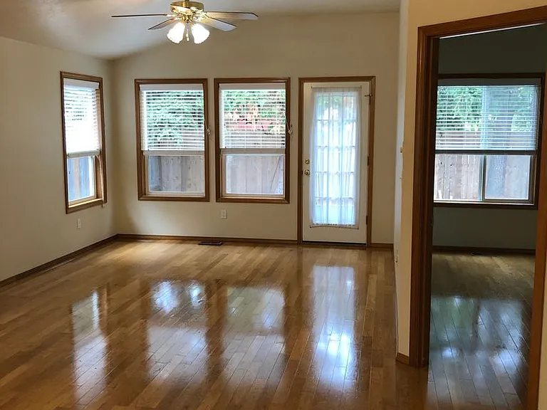 5553 SW Windflower Dr — Photo 6