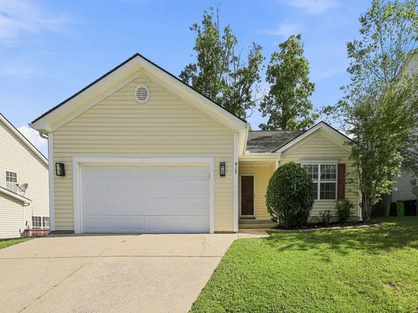 412 Holly Thorn Trce, Holly Springs, NC 27540